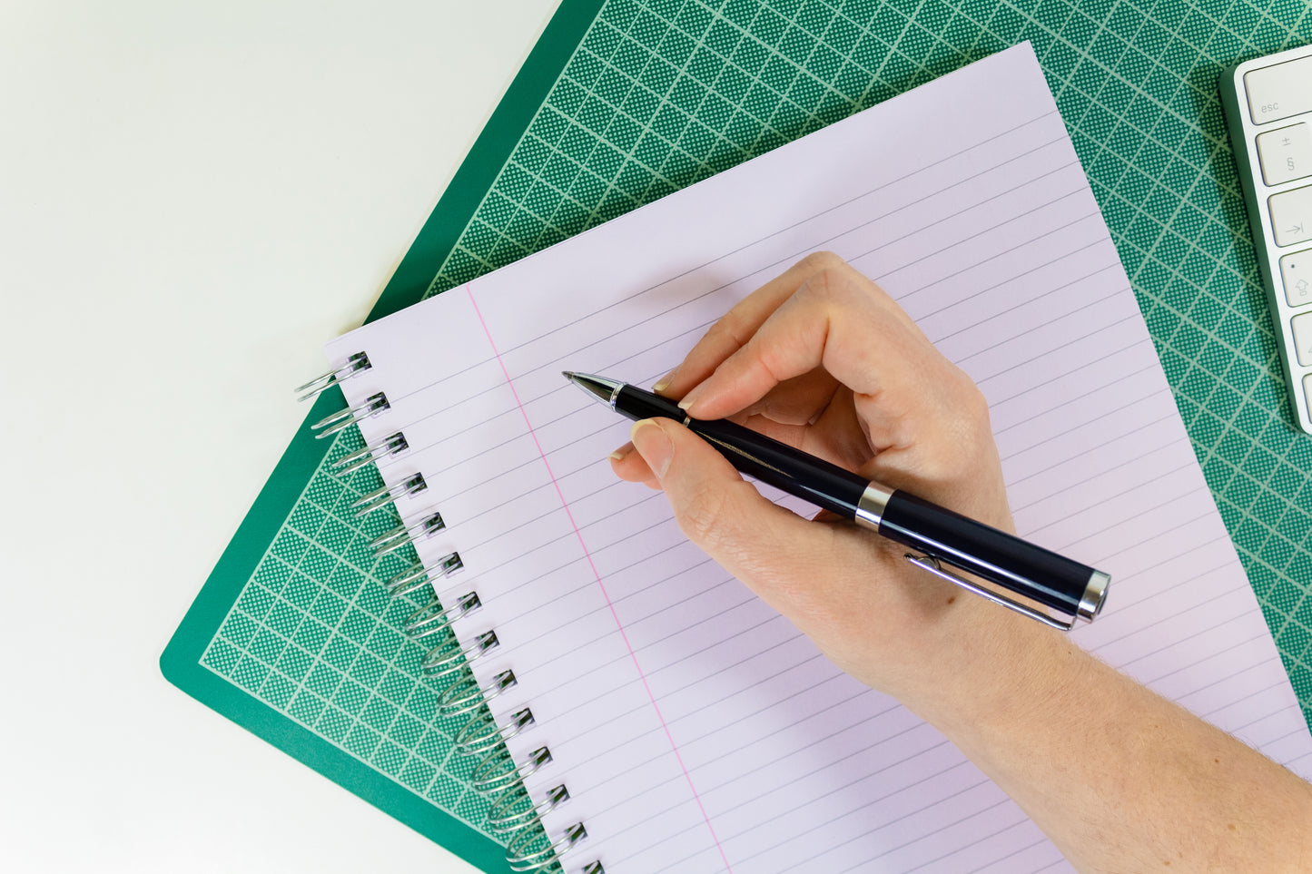 Silvine A4+ Tinted Paper Project Book – 200 Pages – 5 Tinted Sections